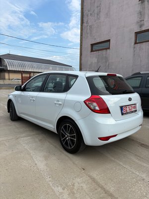 Kia Ceed 1.6 CRDI 2010 Euro 5 2010 second hand - imagine 5