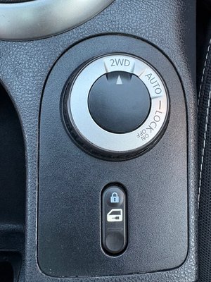 Nissan  Qasqhai +2 2.0 benzina 4x4 7locuri 2009 second hand - imagine 17