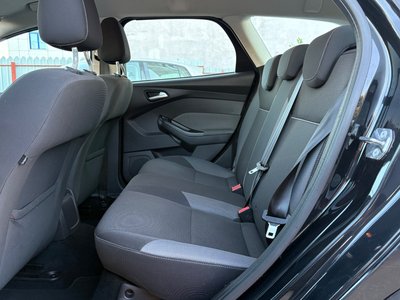 Ford  Focus 1.6 benzină Euro5 2014 second hand - imagine 21