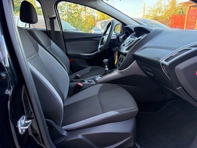 Ford  Focus 1.6 benzină Euro5 2014 second hand - imagine 28